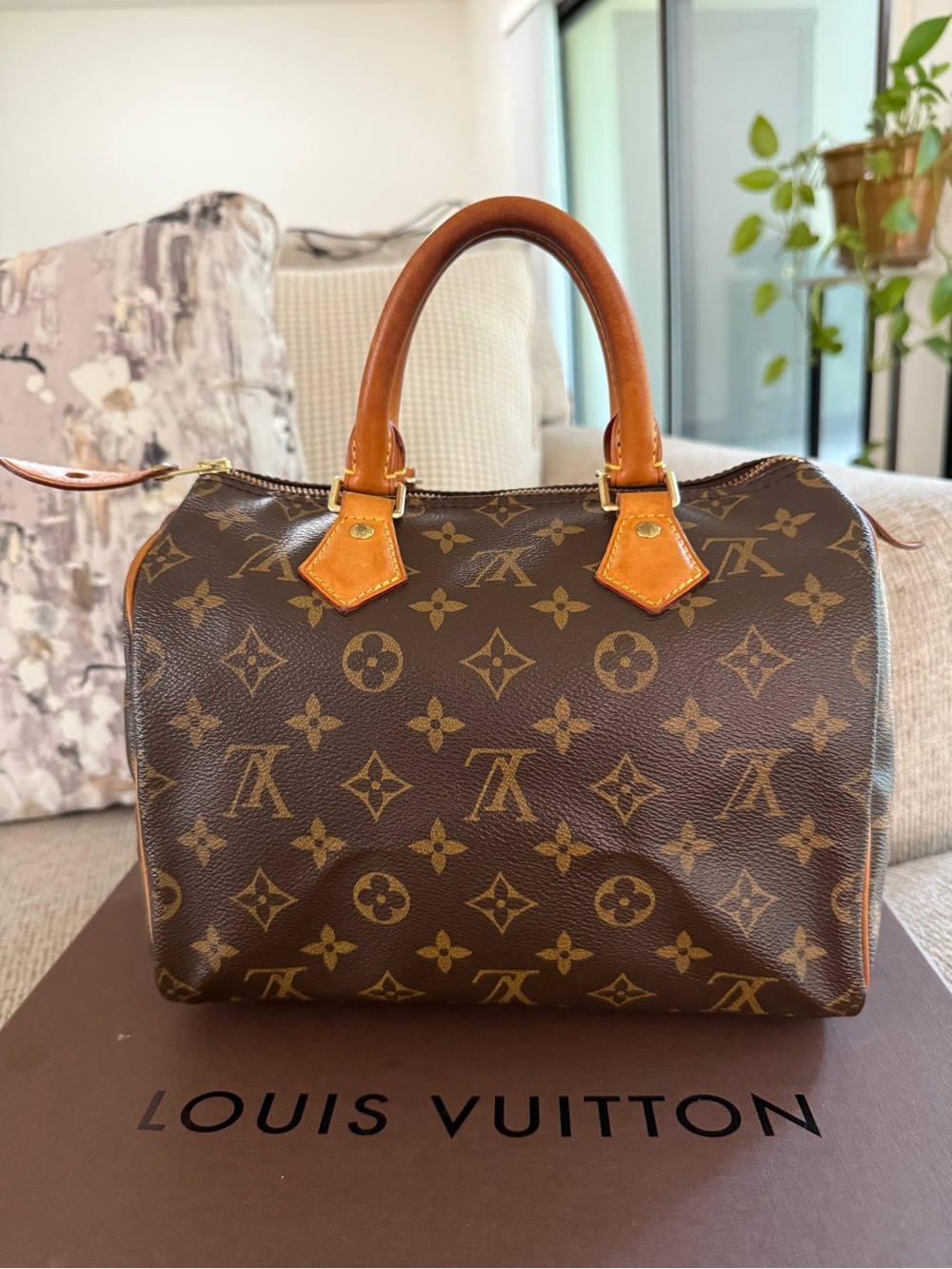 Authentic Louis Vuitton Brown Monogram Speedy 25 Satchel